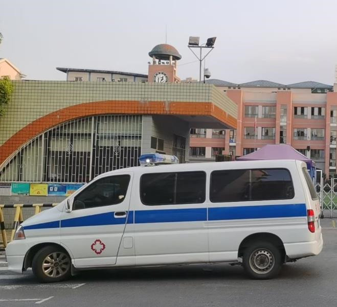 密云救护车出租护送骨折病人一公里多少钱